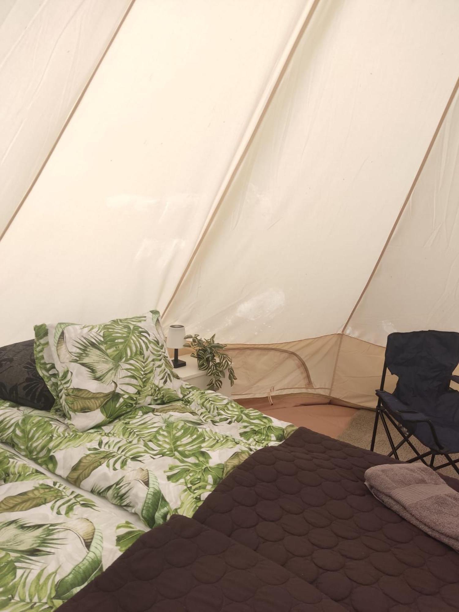 Koskentien Kotimajoitus & Luxury Glamping Lägenhet Jämsä Exteriör bild